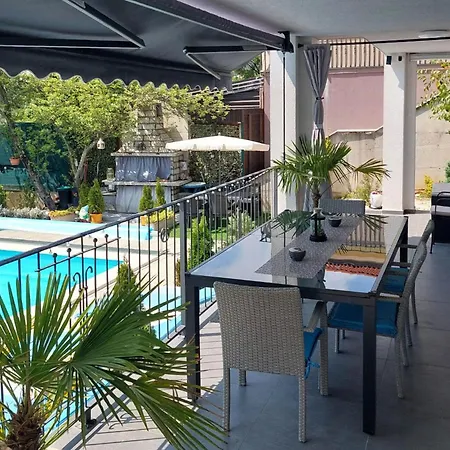 Cozy In Apartman Veprinac